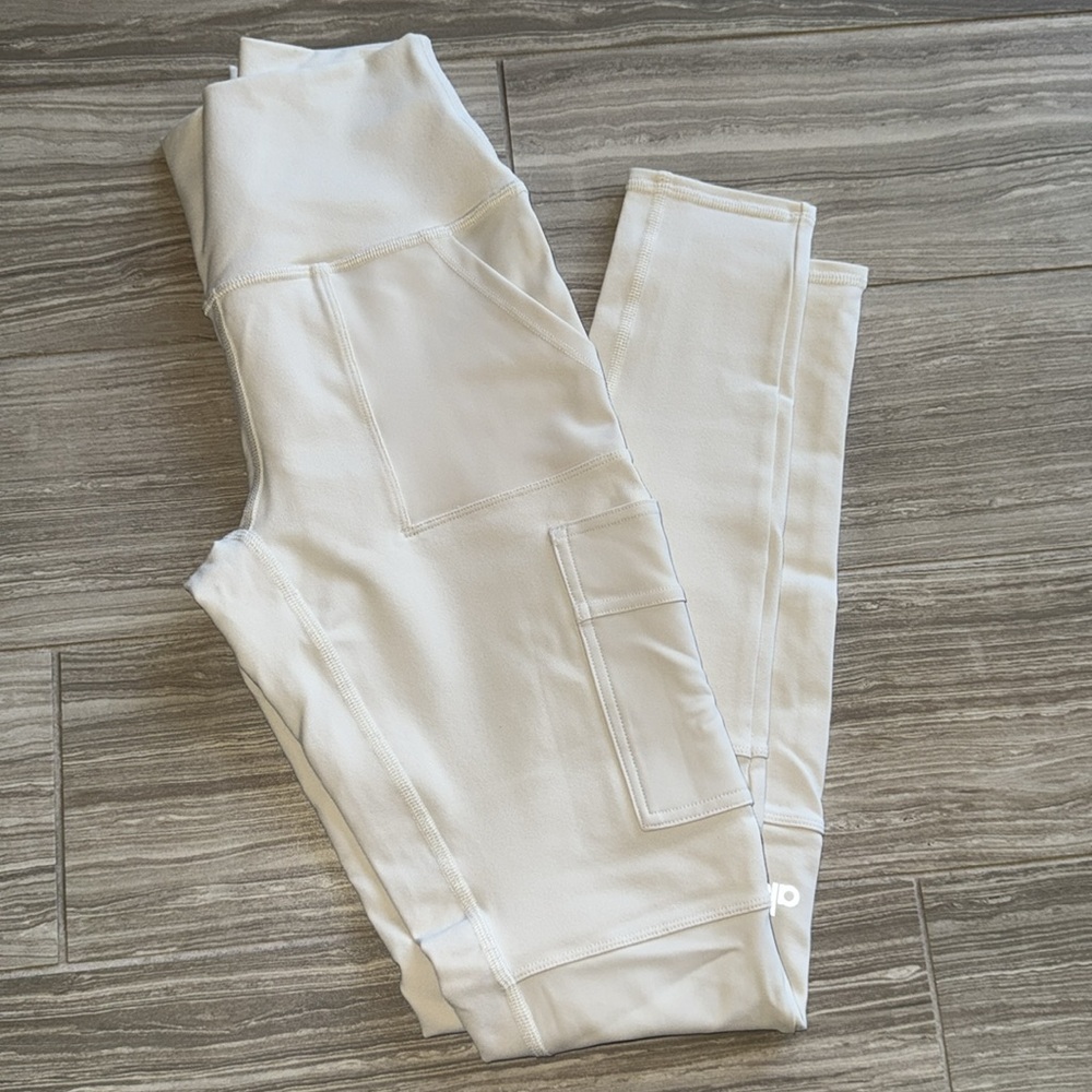 Alo Yoga High-Waisted Cargo Leggings